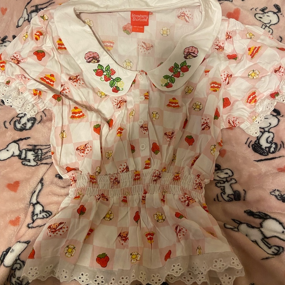Strawberry shortcake blouse! 🍓🍰
